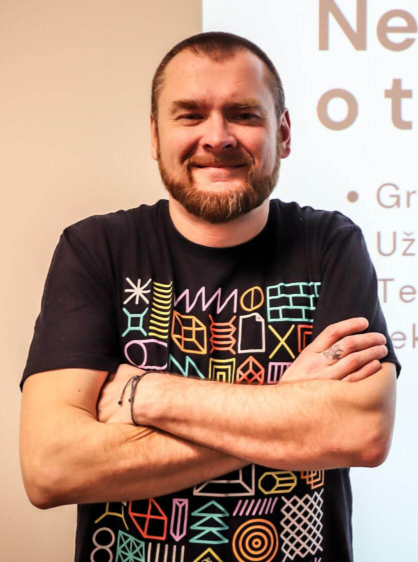 Pokud hledáte originální, autentický a odborně ukotvený copywriting, oslovte copywritera Lukáše Bednaříka.